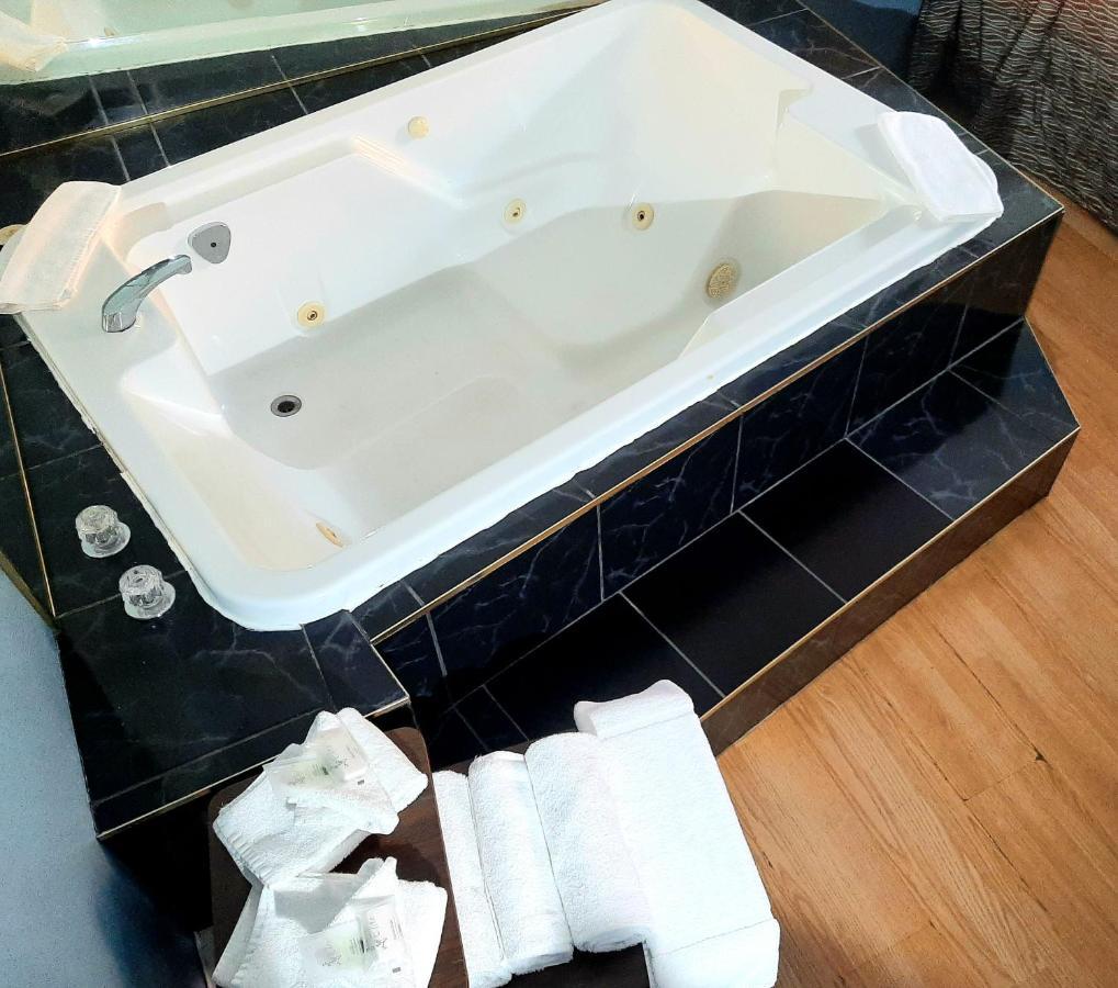 Motel Bonsoir Joliette Εξωτερικό φωτογραφία