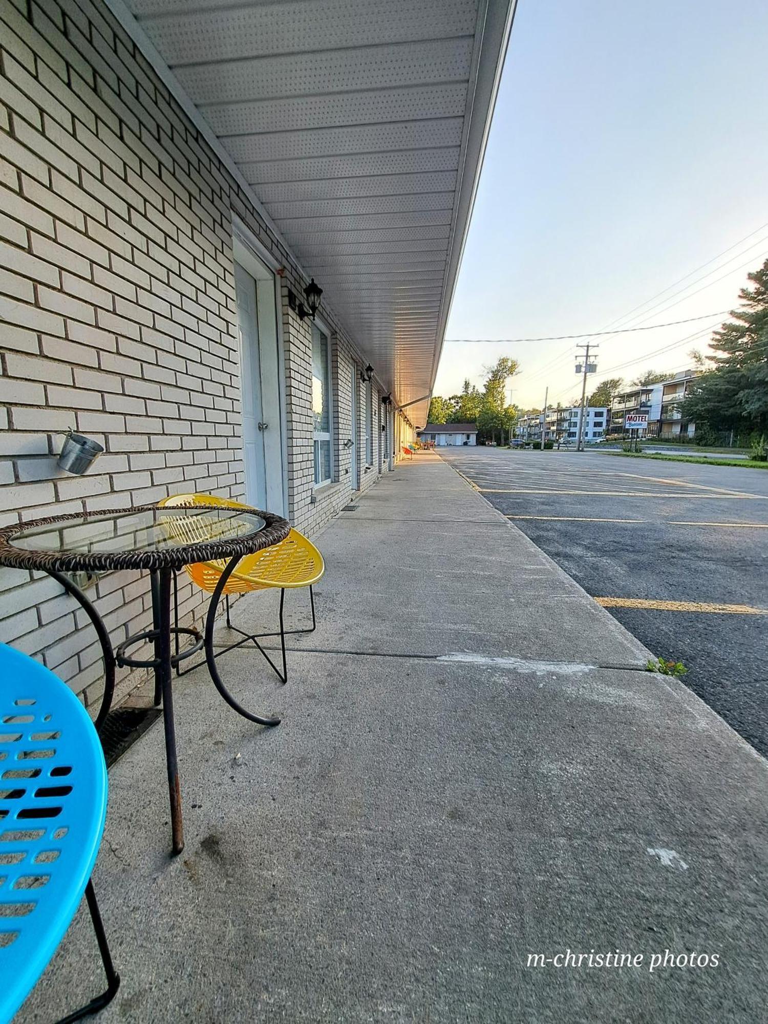 Motel Bonsoir Joliette Εξωτερικό φωτογραφία